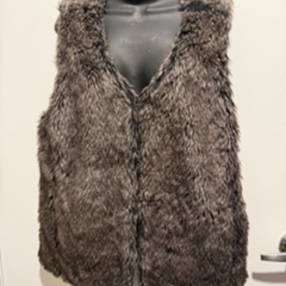Ava & Viv Brown Faux Fur Vest – Medium – Soft Plush Layering Piece w/ Pockets - Picture 2 of 8